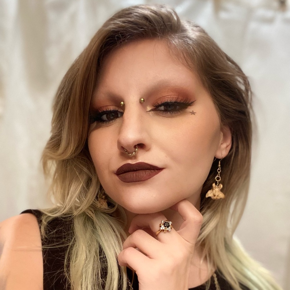 Meet your Posher, Dani Von Drake 🦇